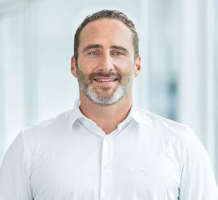 Dr. Med. Univ. Alexander Krenauer, [object Object]