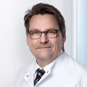 Профессор. Доктор. медицина. Гисберт Книхвиц, [object Object]