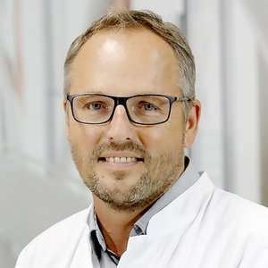 Dr. ሕክምና. ማሪየስ ሃኒካ, [object Object]