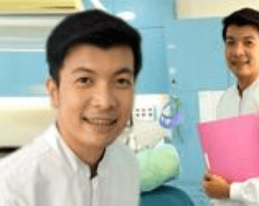 دكتور. فيسافيت اكسورنكايو, [object Object]