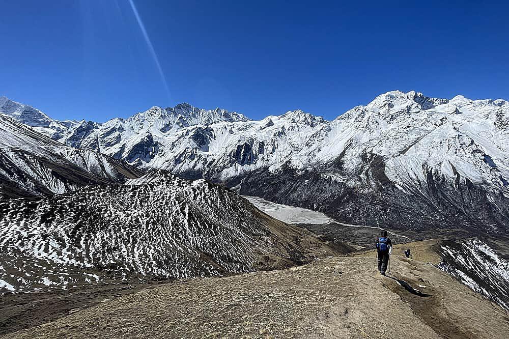 15 Yoga Hari, Trekking, Satwa Liar, Alam, Retret Budaya di Nepal