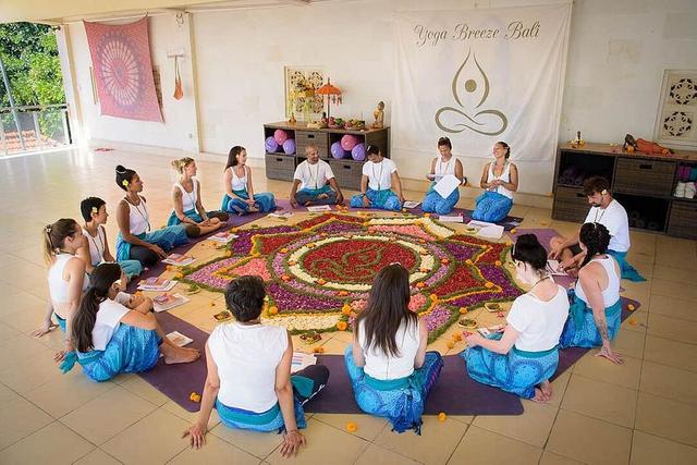 25 ቀን 200 ሰዓት Hatha Vinyasa Yoga የመምህር ስልጠና በባሊ