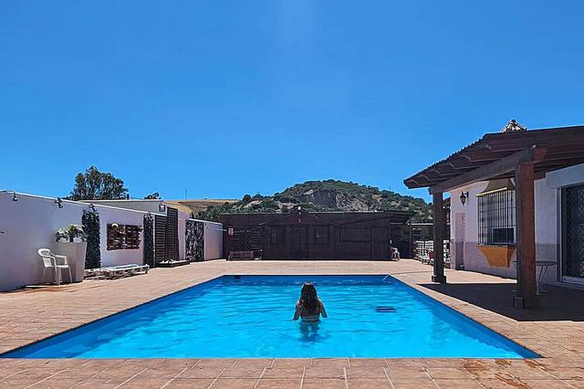 18 Hari 200 Jam Hatha/Vinyasa YTTC di Cadiz, Sepanyol