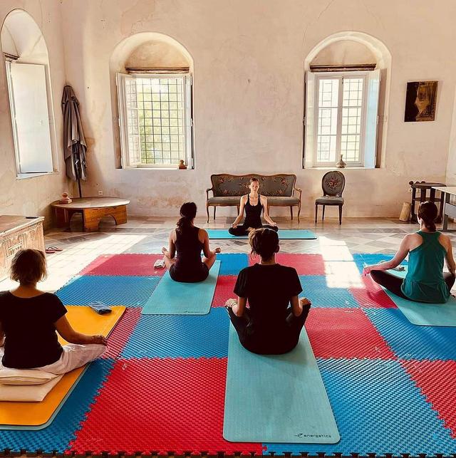 8 Hari Yoga dan Retret Seni di Pulau Hydra di Yunani