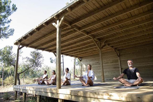 7 Surfing hari, yoga & wain berundur di Alentejo, Portugal