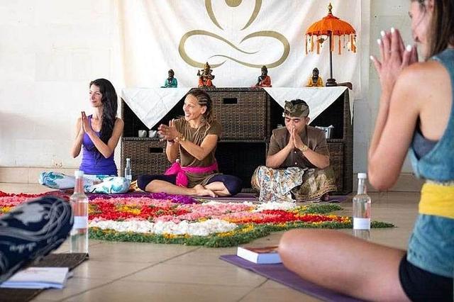 25 ቀን 200 ሰዓት Hatha Vinyasa Yoga የመምህር ስልጠና በባሊ