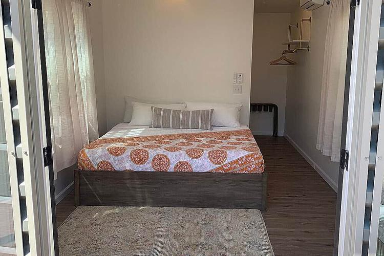 Lotus Pad King Tiny Home: Bujang