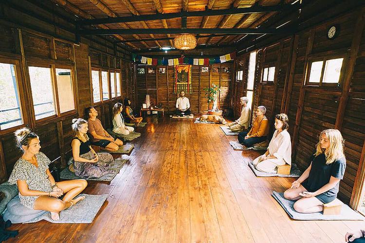 7 Araw na Semi-Silent Buddhist Meditation at Yoga Retreat, Colombia