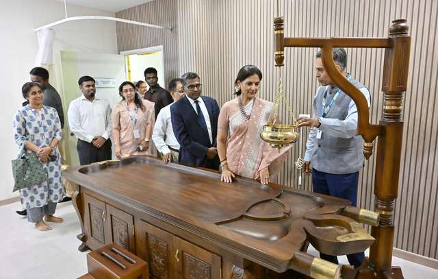 Hôpital Apollo Ayurvaid - Kadavanthra, Kochi