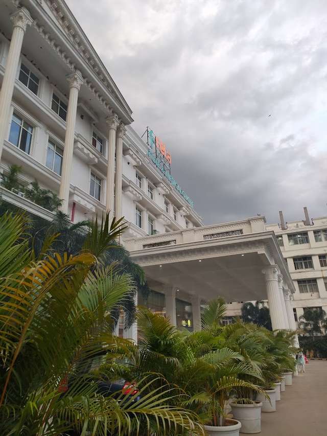 دكتور. معهد ريلا والمركز الطبي