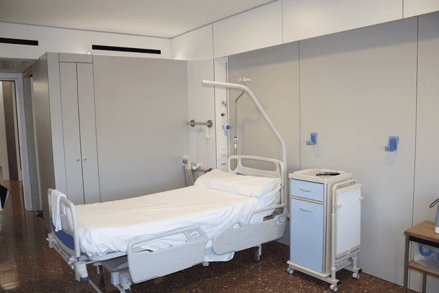 ሆስፒታል ዩቶኒቨር ዩቶኒቨርሲቲሪ ኮፍያ ቆሮ