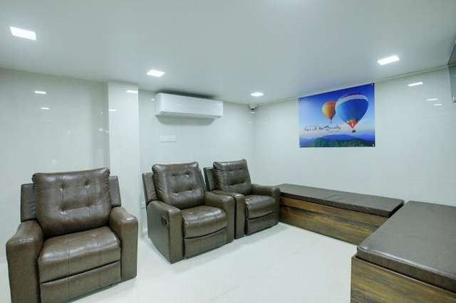 مستشفى سوريا للعيون، مولوند، مومباي