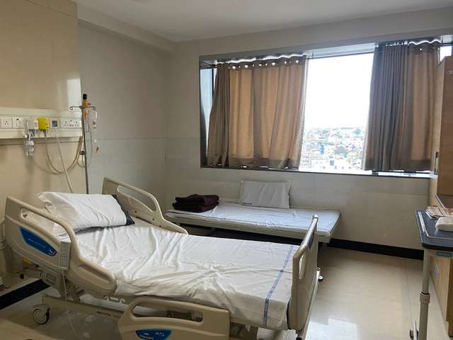 ኪምስ ሆስፒታል, ሰላይኛድ