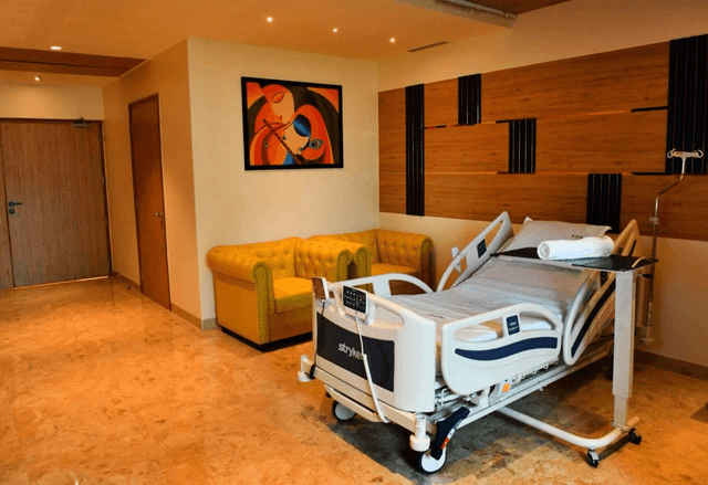 গ্লেনিয়েলস হাসপাতাল, পারেল, মুম্বাই